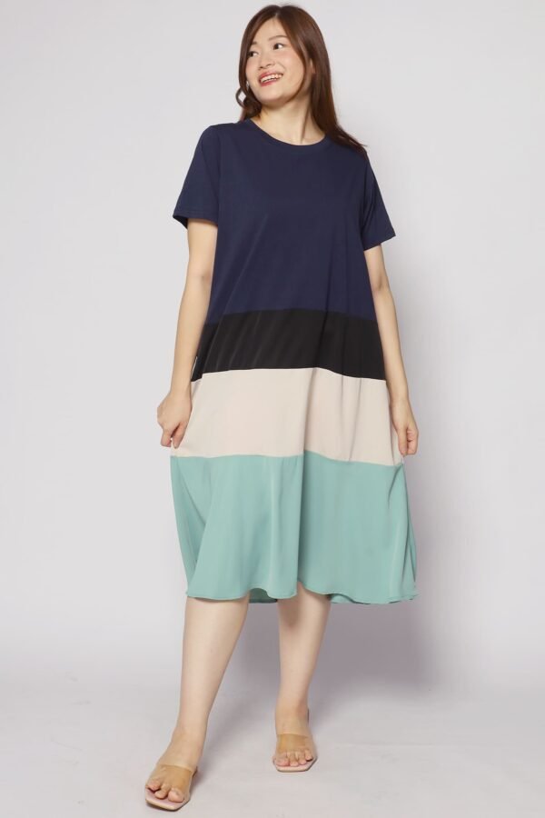 Ivon Colourblock Dress in Blue - Image 4