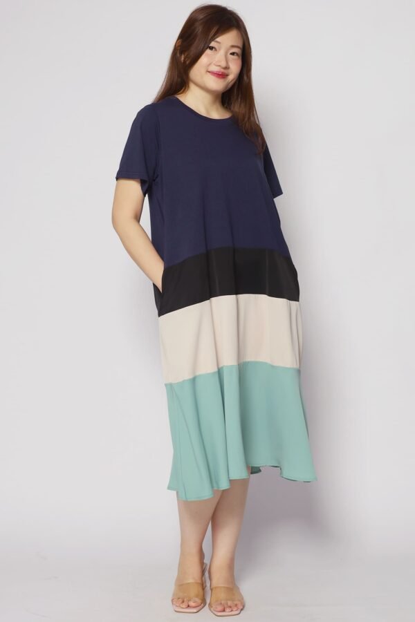 Ivon Colourblock Dress in Blue - Image 3