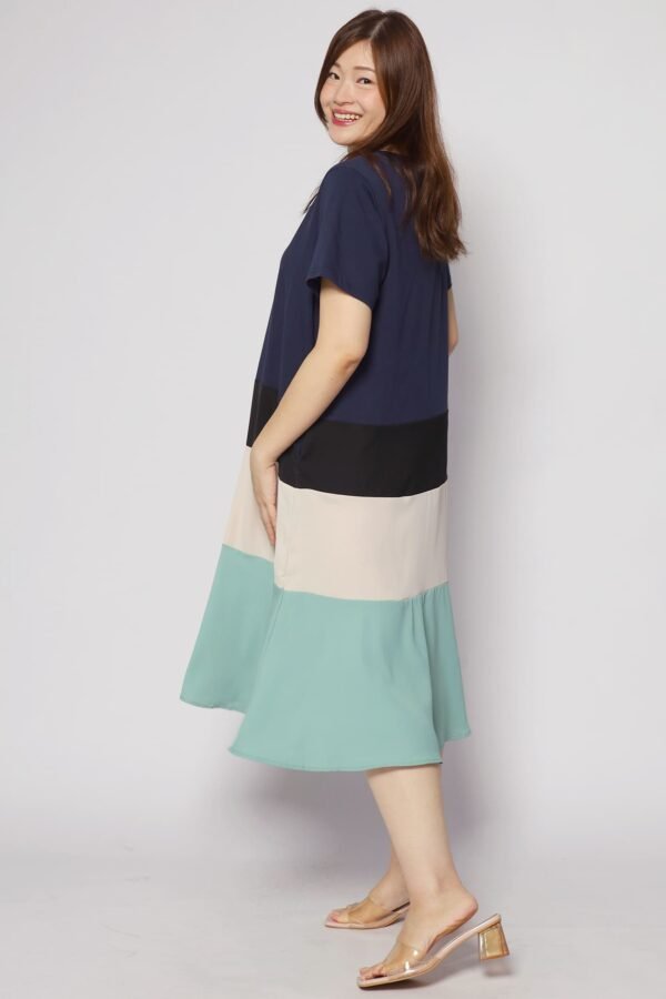 Ivon Colourblock Dress in Blue - Image 5
