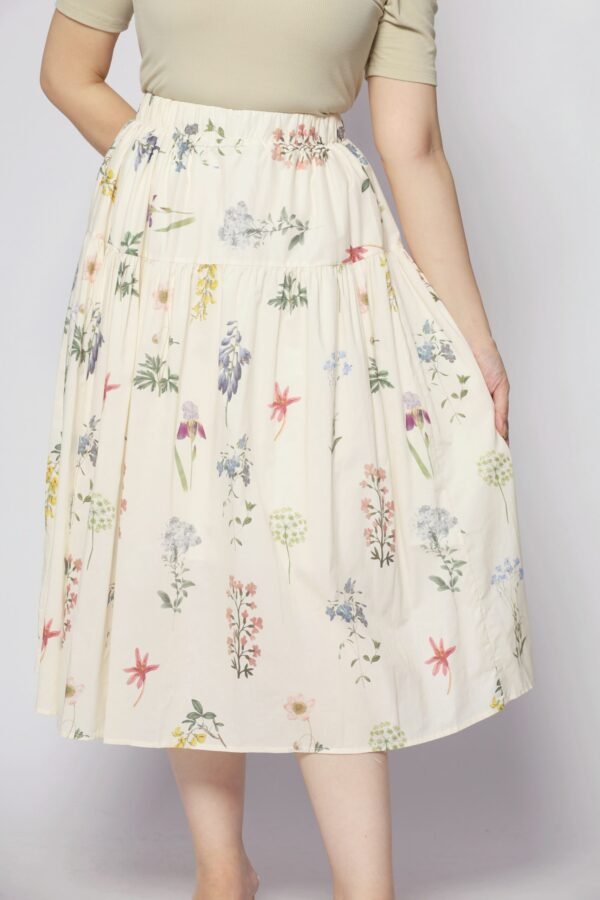 Zann Floral Skirt in Cream - Image 7
