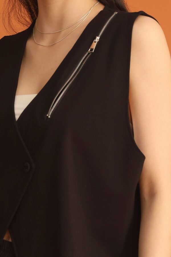 CHOSEN - Joo Zipper Vest in Black - Image 12