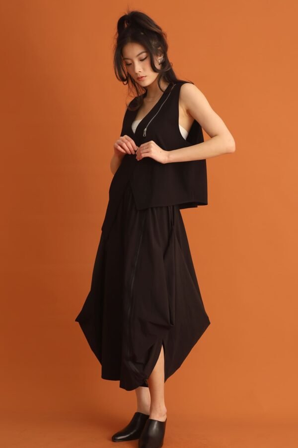 CHOSEN - Joo Zipper Vest in Black - Image 6
