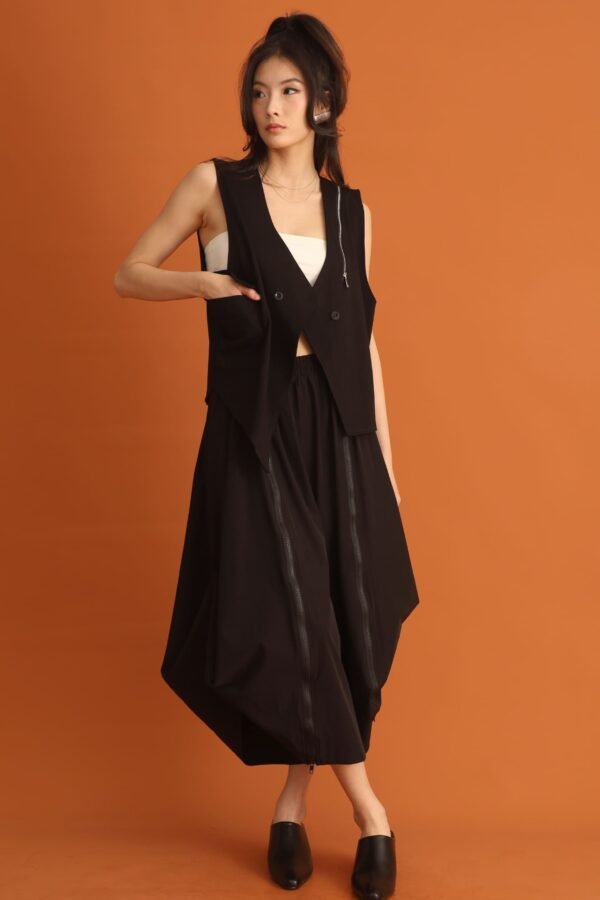 CHOSEN - Joo Zipper Vest in Black - Image 5