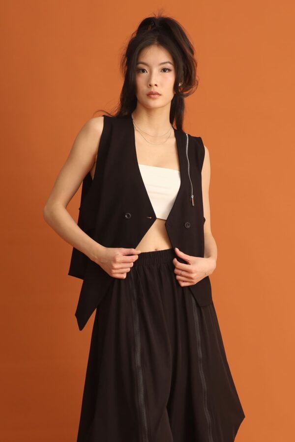 CHOSEN - Joo Zipper Vest in Black - Image 4