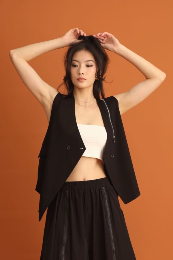 CHOSEN - Joo Zipper Vest in Black - Image 3