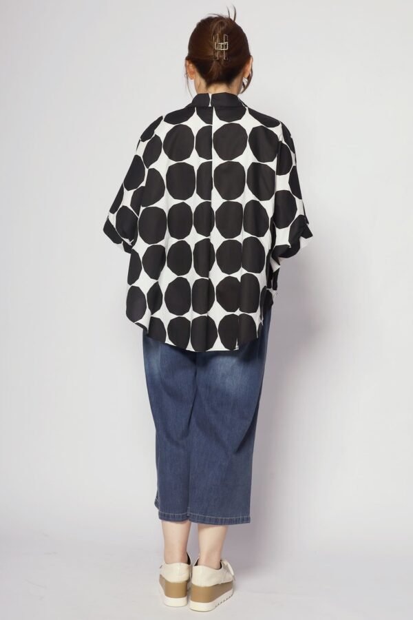 Kasey Top in B/W Circles - Image 5