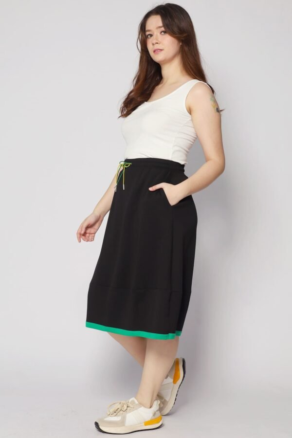 Piper Trimming Skirt in Black - Image 5