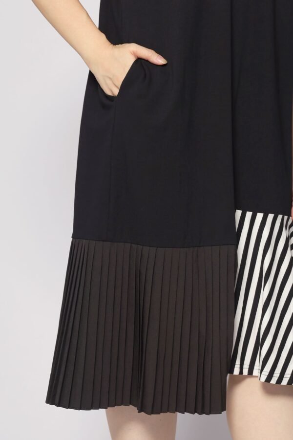 Yara Monochrome Dress - Image 9